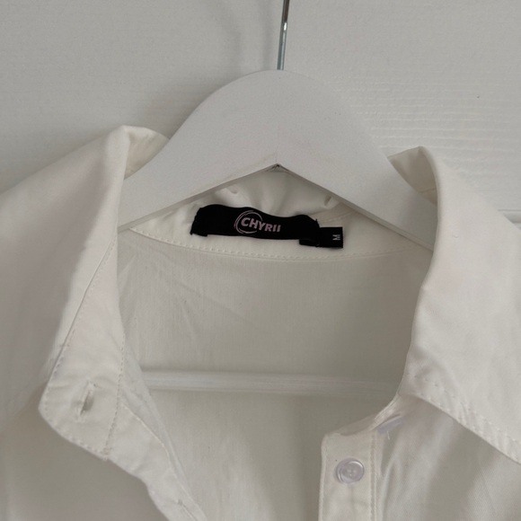White button up top size medium - Picture 3 of 3